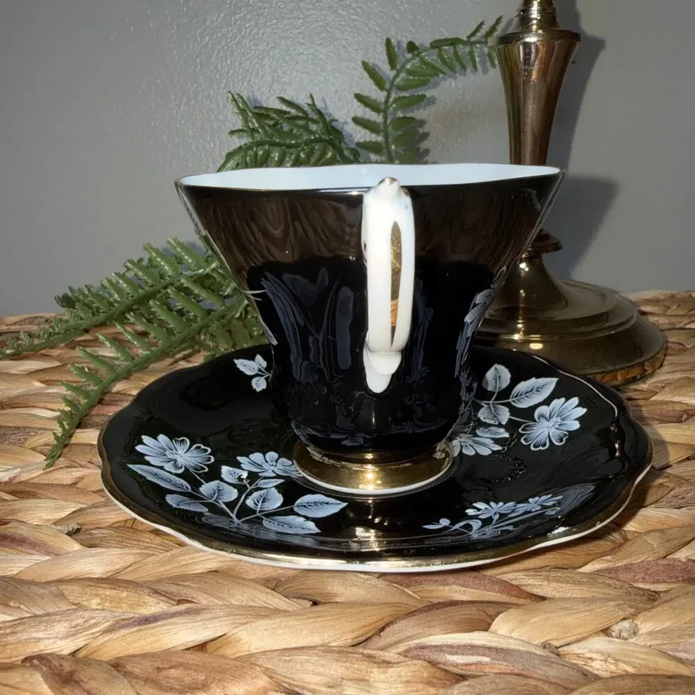 Vtg Royal Albert Black White Gold Bone China Tea Cup Saucer Set England Floral